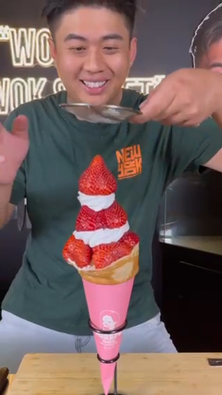 Monster Strawberry Kurepu Crepe with Vincent Yeow Lim